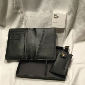 JET SET VEGAN LEATHER PASSPORT HOLDER & LUGGAGE TAG